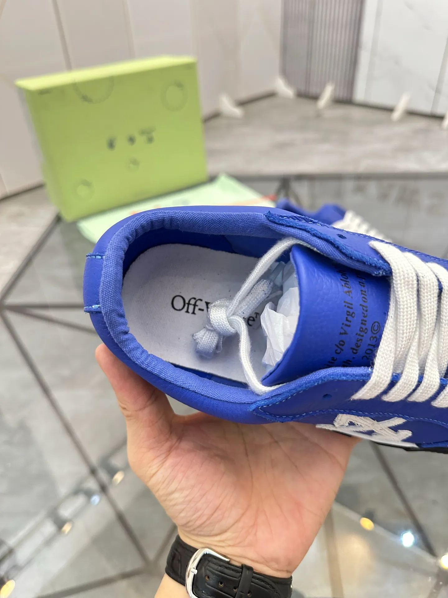 Selling men's shoes 💰: 💰P440¥ Product trademark: OFF WHITE *"OFF WHITE*" low-top casual shoes Regular size: 35-45 (can be customized to 46) Couple style Product material: imported cowhide upper, breathable lining, original outsole. No.: H203